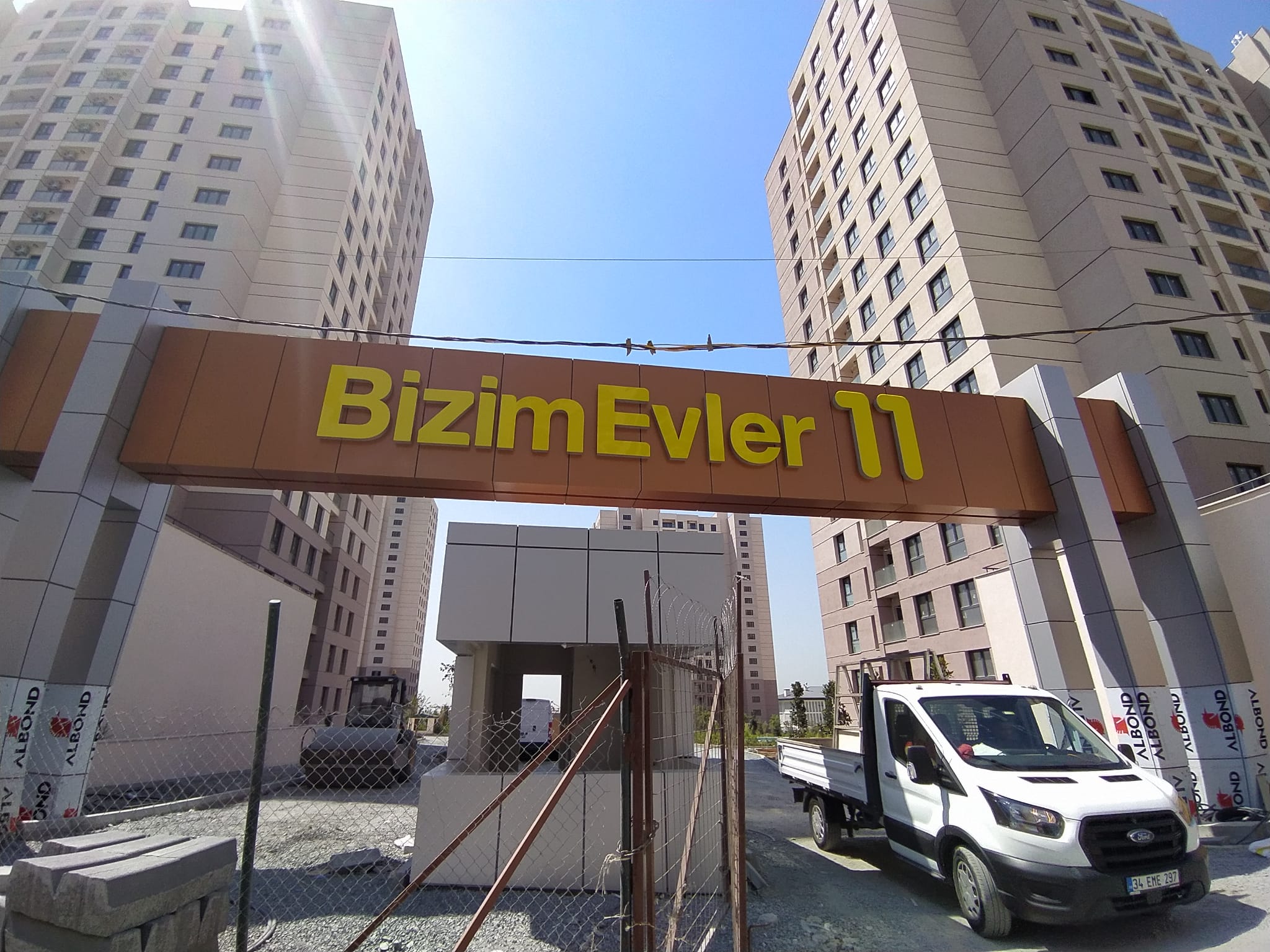 Kurumsal Dev Totem Tabelası